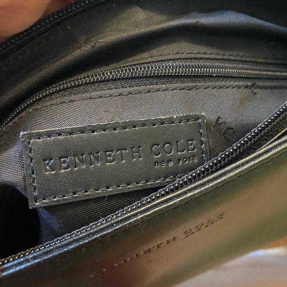 Kenneth Cole Elegant Black Shoulder Bag - Picture 9 of 9